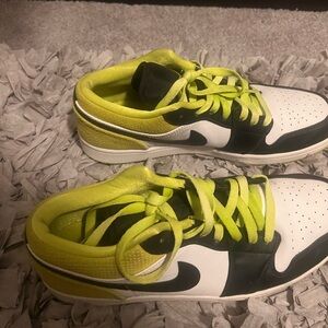 Air Jordan 1 Low 'Cyber'